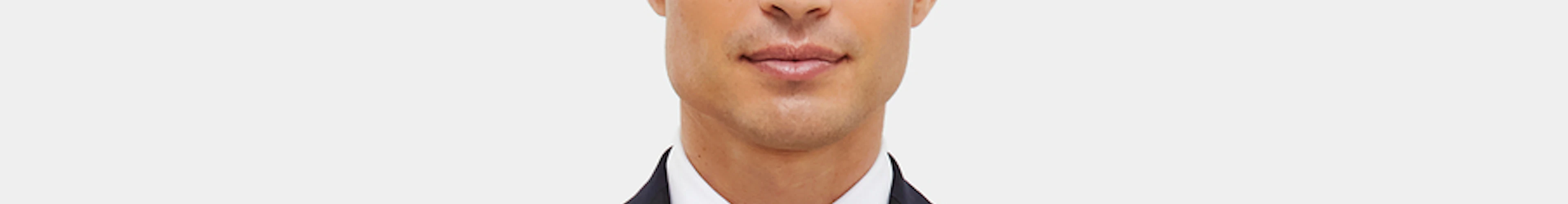 Choosing the Right Tie for Your Wedding: A Guide for Grooms