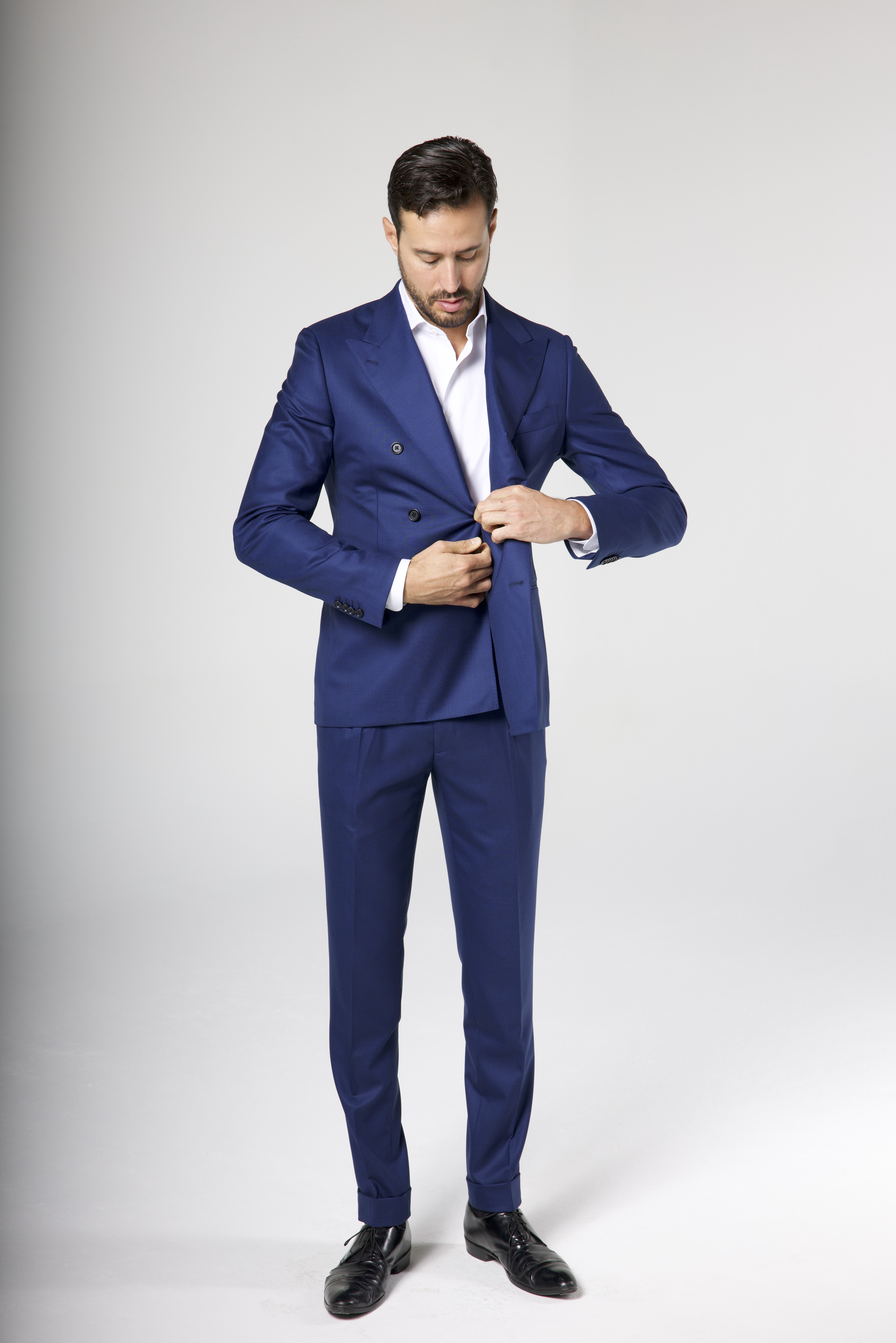 Selecting the Perfect Buttons for Your Custom Suit