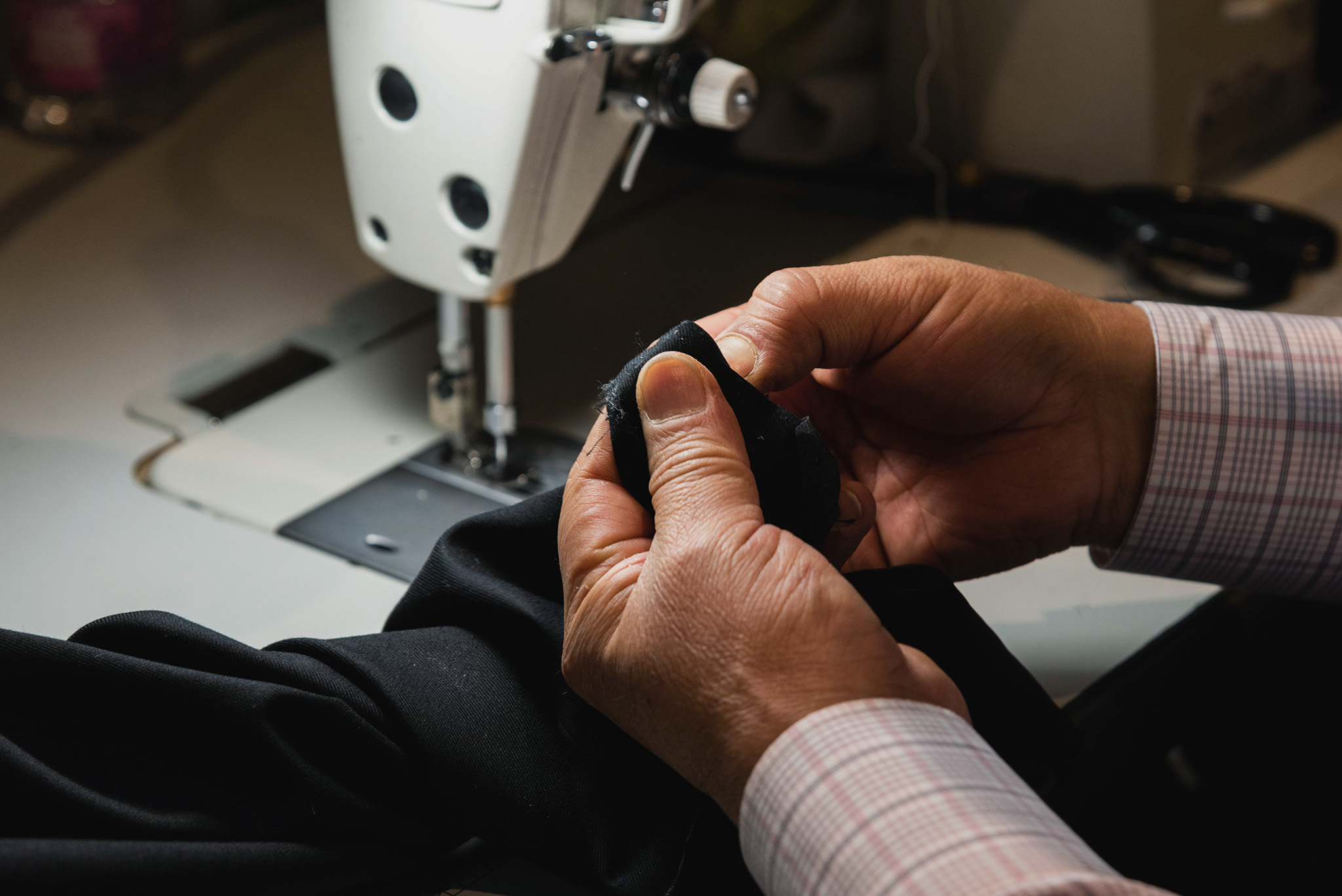 The Benefits of Custom Tailored Tuxedos: Look and Feel Your Best