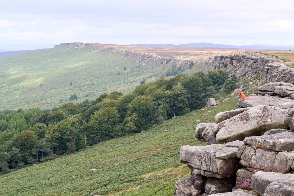 hiking experience edale derbyshire valley