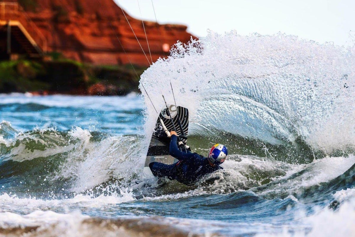 Book now kitesurfing at Edgewatersports 