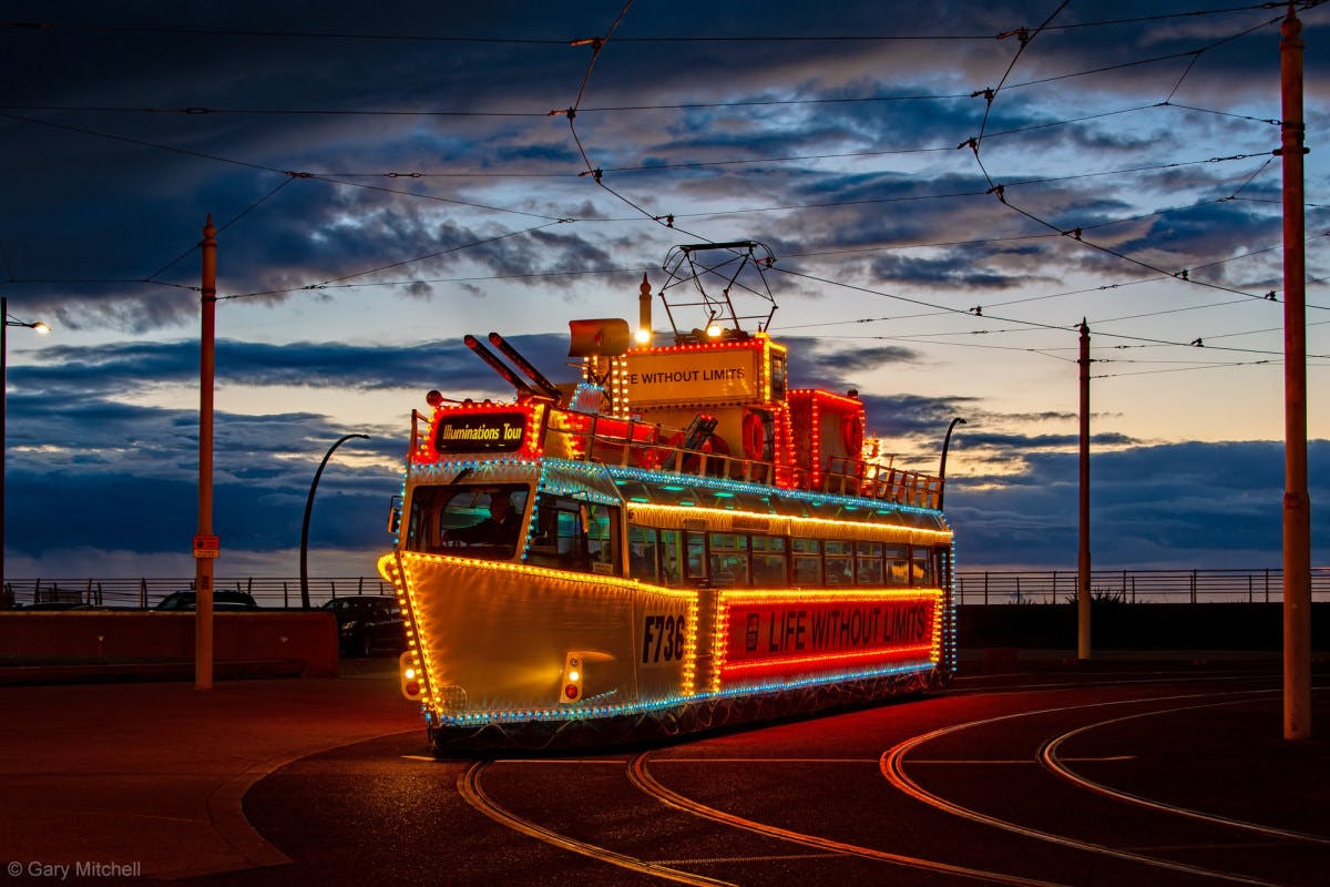 Book now a Heritage Tram Tou