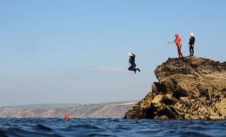 book cornwall watersports