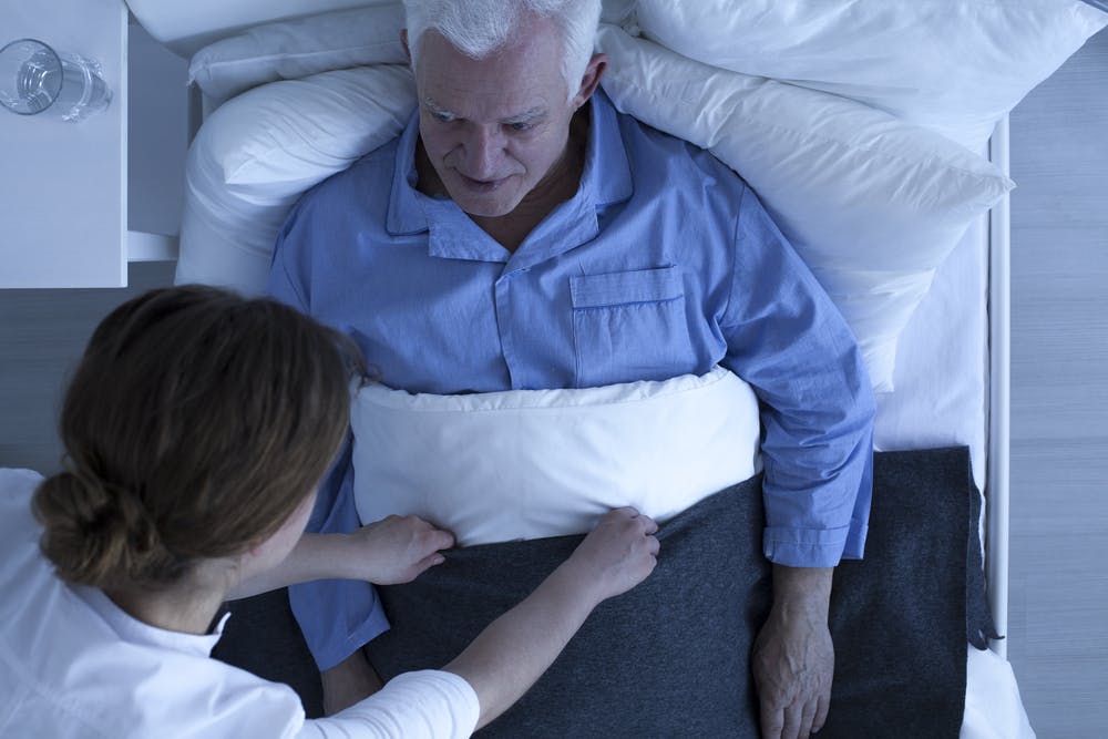 Assistenza notturna anziani: i costi
