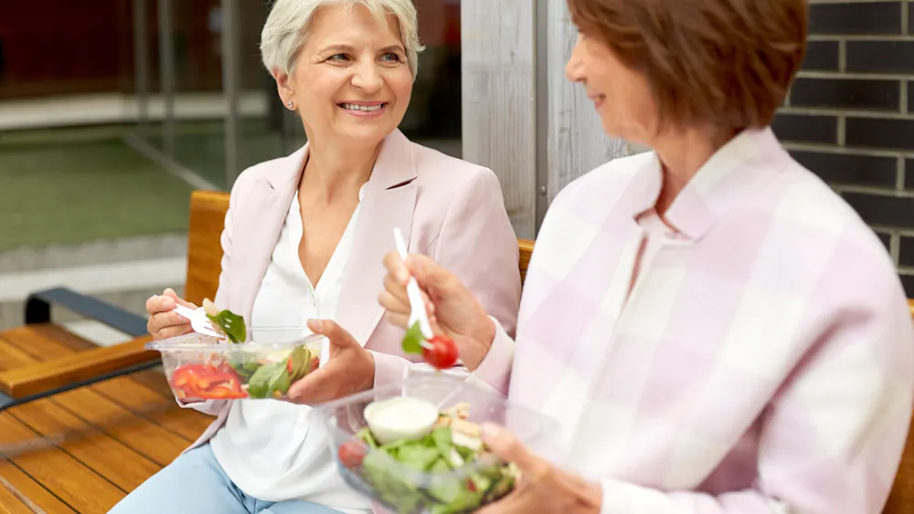 10 alimenti sani e gustosi per gli anziani da includere nella dieta quotidiana