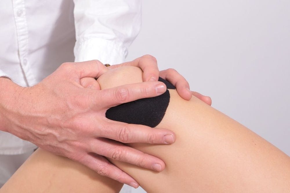 Fisioterapia per il ginocchio: cure e terapie