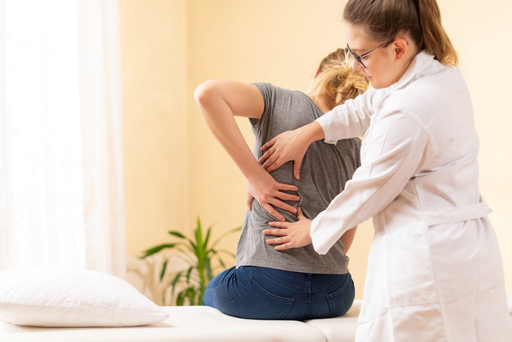 Fisioterapia domiciliare: un rimedio per il mal di schiena