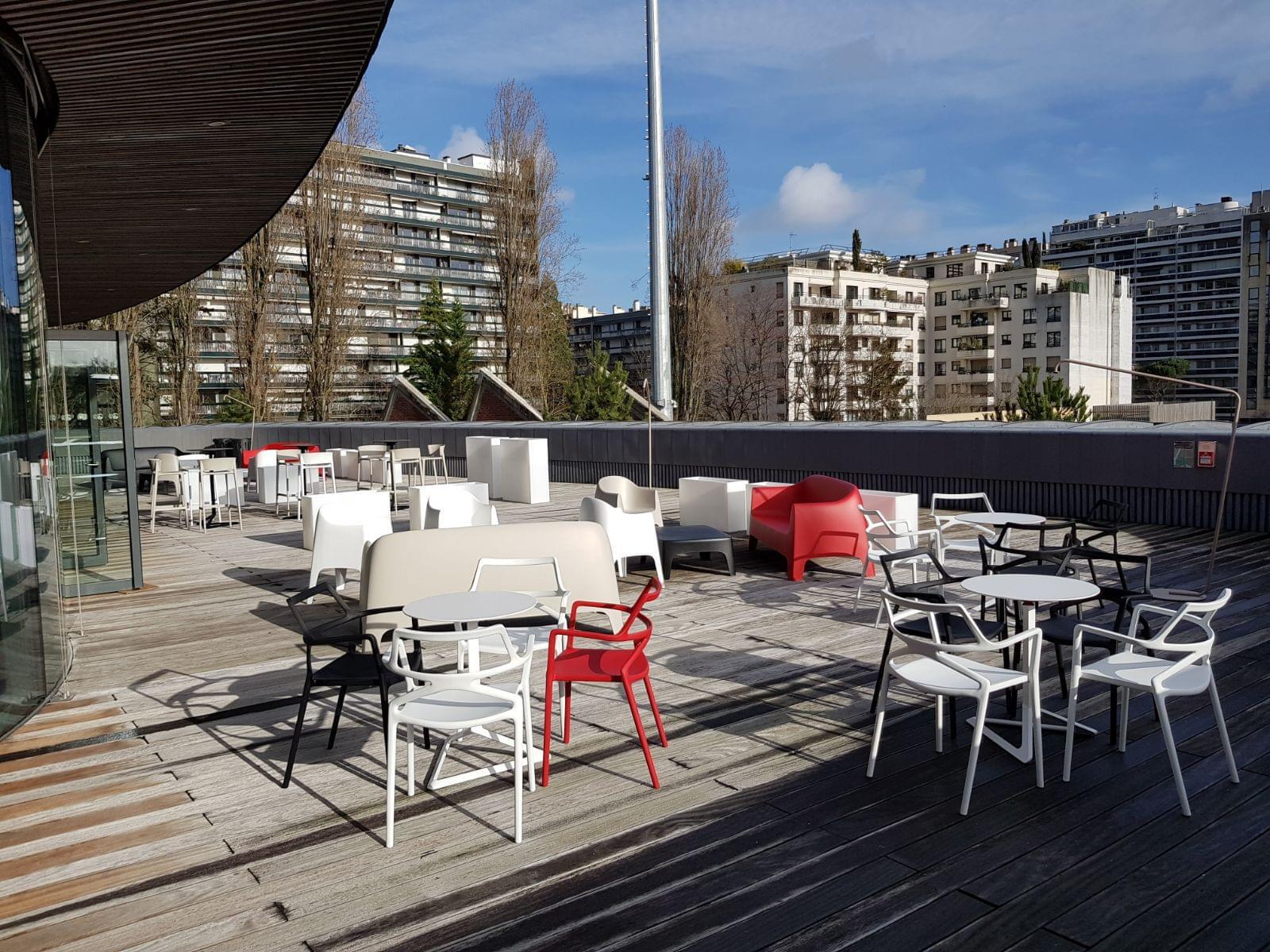 Création d’une terrasse se déclinant en lieu de détente et de restauration