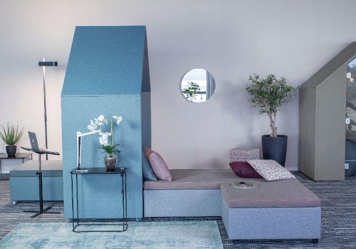 The Hut Lounge num 7