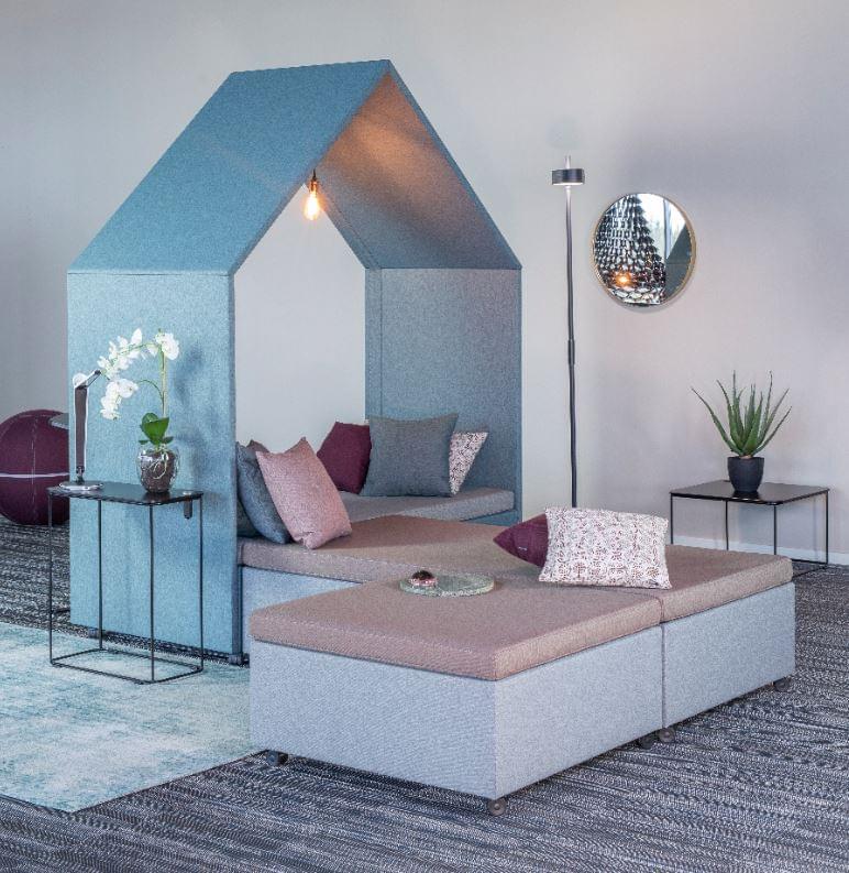 The Hut Lounge num 3