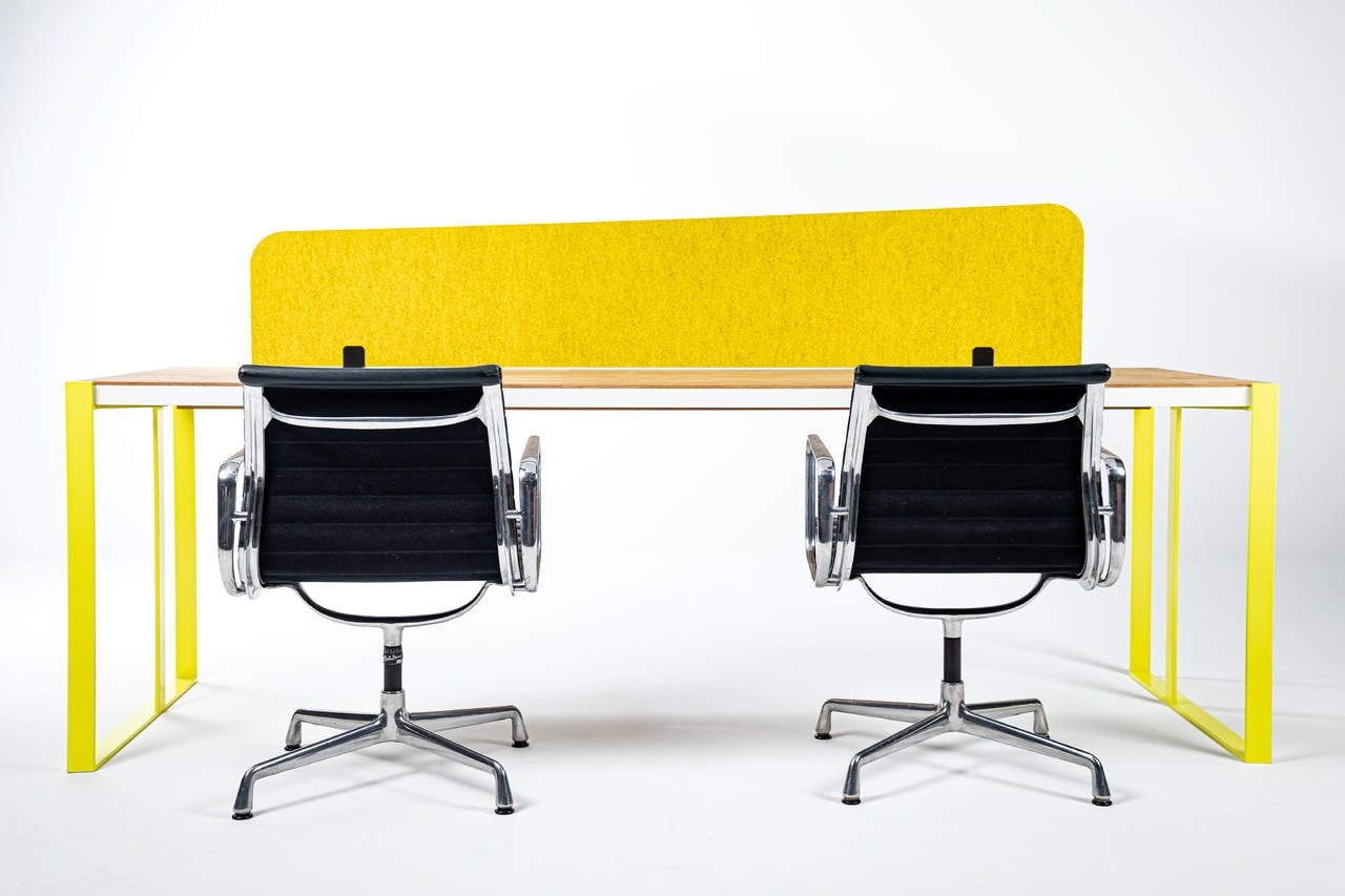 BuzziTripl Desk num 4