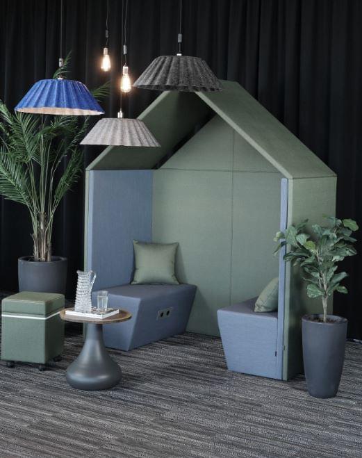 The Hut Lounge num 2