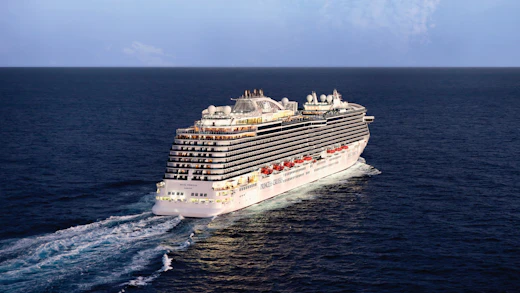 Princess Cruises fartyg Royal Princess, kryssandes till havs.