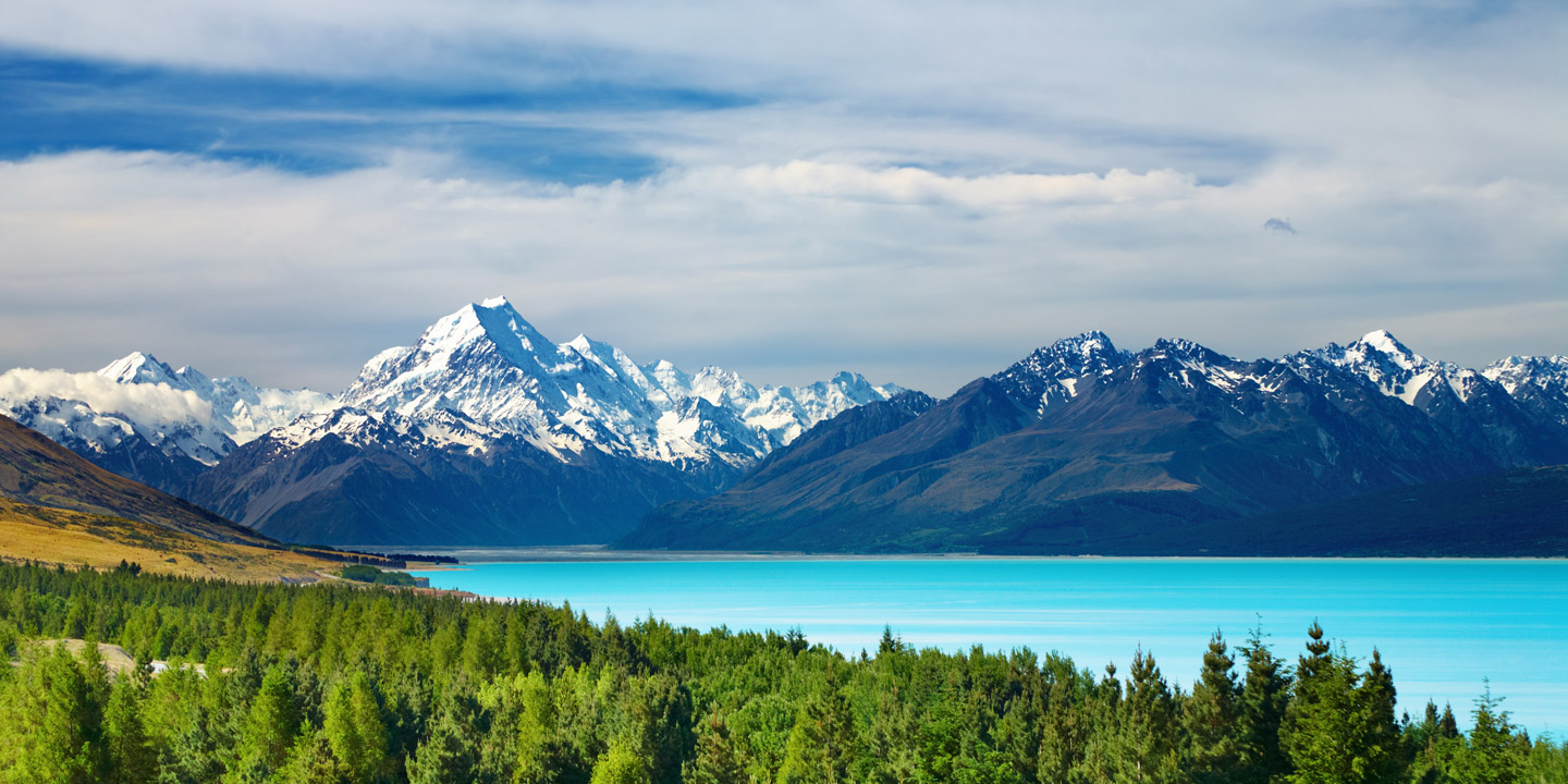 Mount Cook och sjön Pukaki i Nya Zeeland.