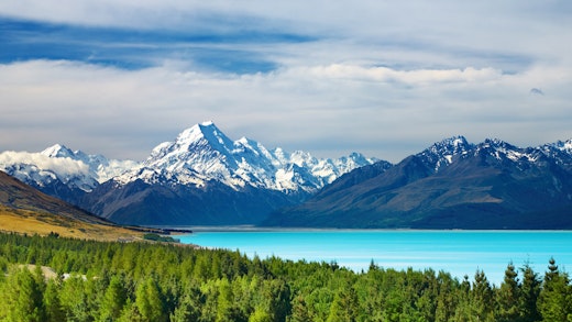 Mount Cook och sjön Pukaki i Nya Zeeland.