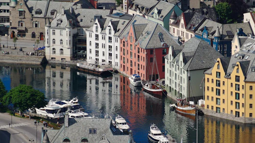 Vy över Ålesund i Norge.