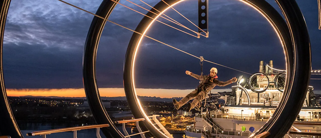 Zipline högst upp på fartyget MSC Seaside.