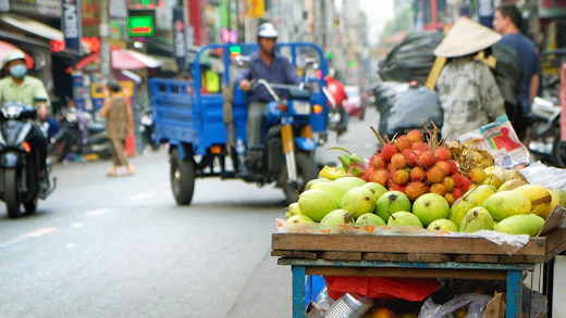 Fruktvagn på gatan i Ho Chi Minh City, Vietnam.