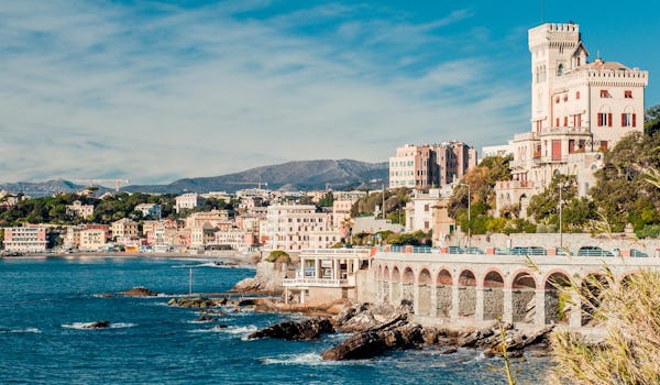 Vackra hamnstaden Genua i Italien.