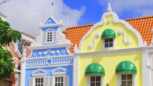 Färgglada hus i Oranjestad på Aruba.