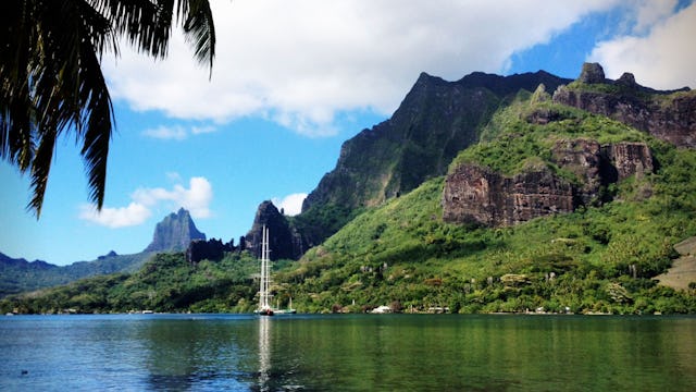 Vackra ön Moorea i Franska Polynesien.