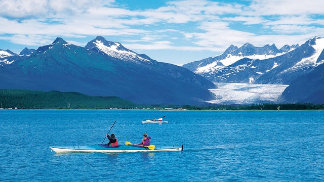 Kajakpaddling i Juneau i Alaska.