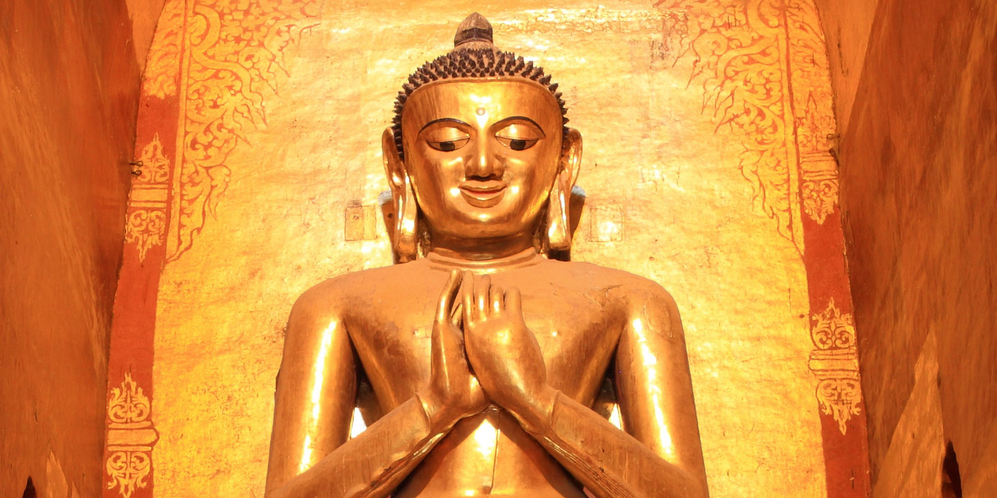 Ananda Buddha i Bagan i Myanmar.