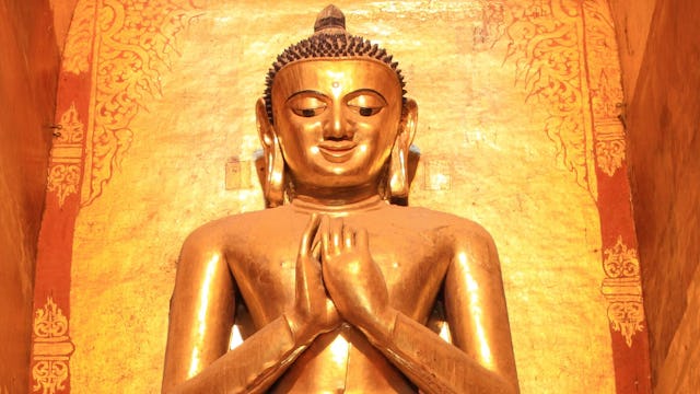 Ananda Buddha i Bagan i Myanmar.