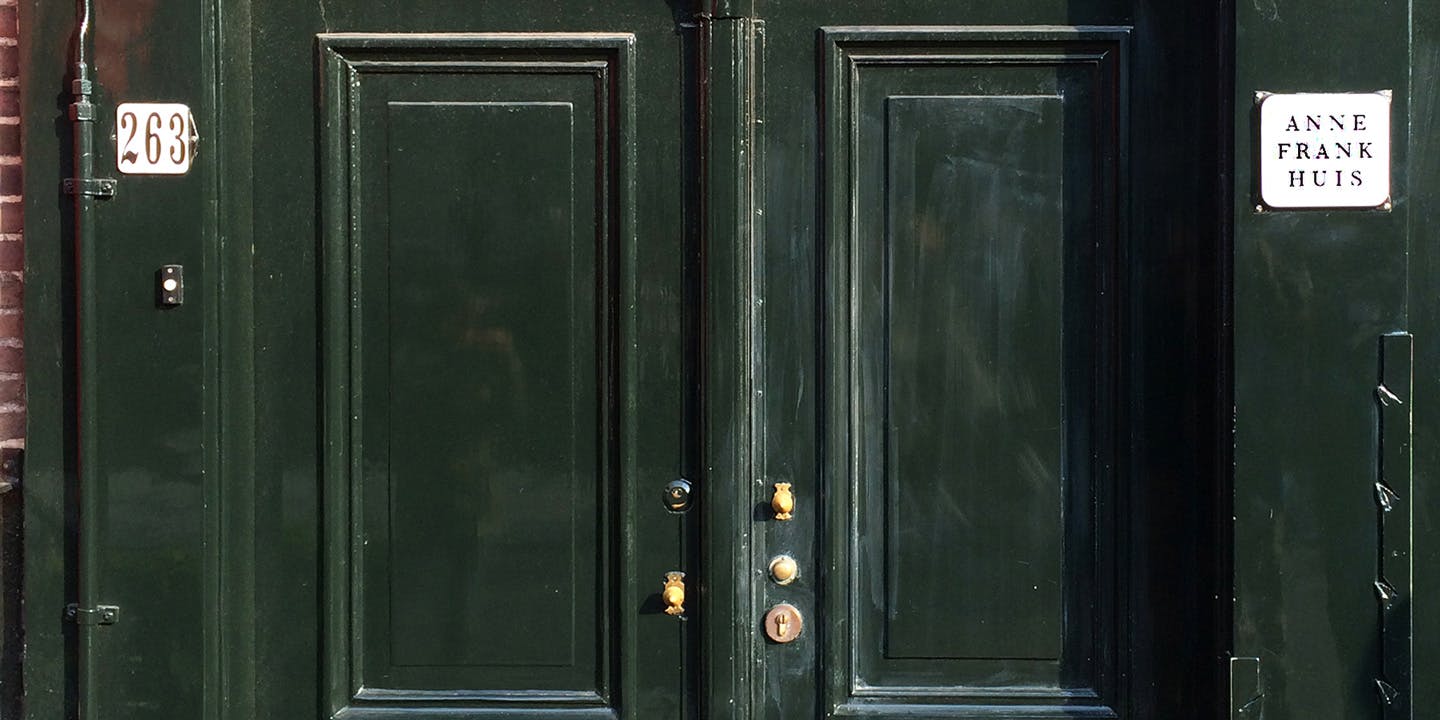 Dörren till Anne Franks hus i Amsterdam, Nederländerna.