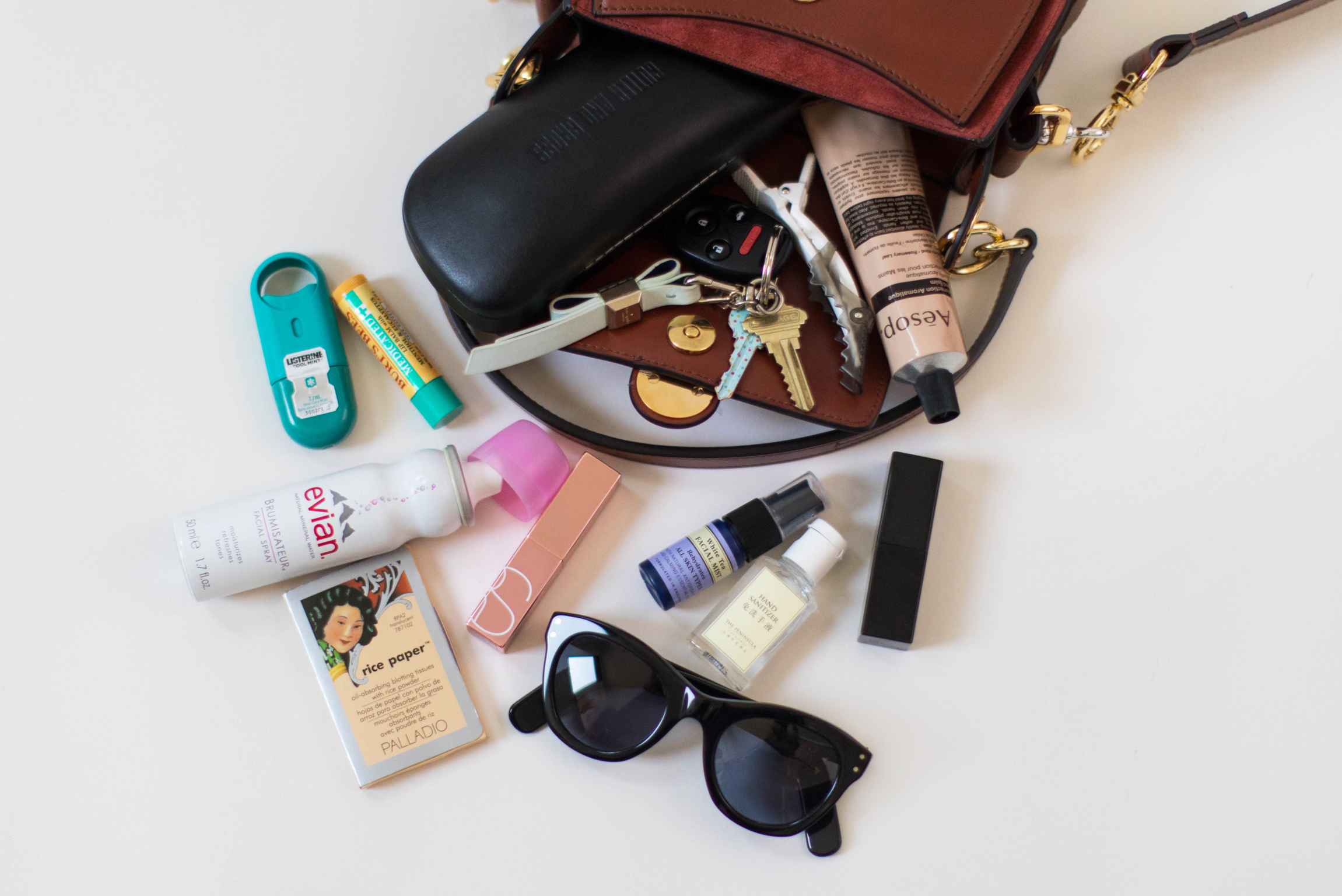 whatsinmybag_rectanglec_v1.jpg?auto=compress,format&rect=0,0,2301,1536&w=767&h=512
