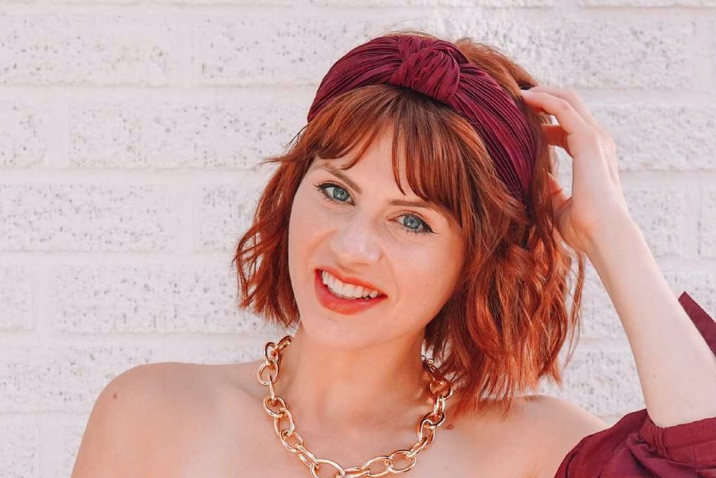 HolidayHair2020_ArticleHero_B_v1.jpg?auto=compress,format&rect=0,0,2301,1536&w=767&h=512