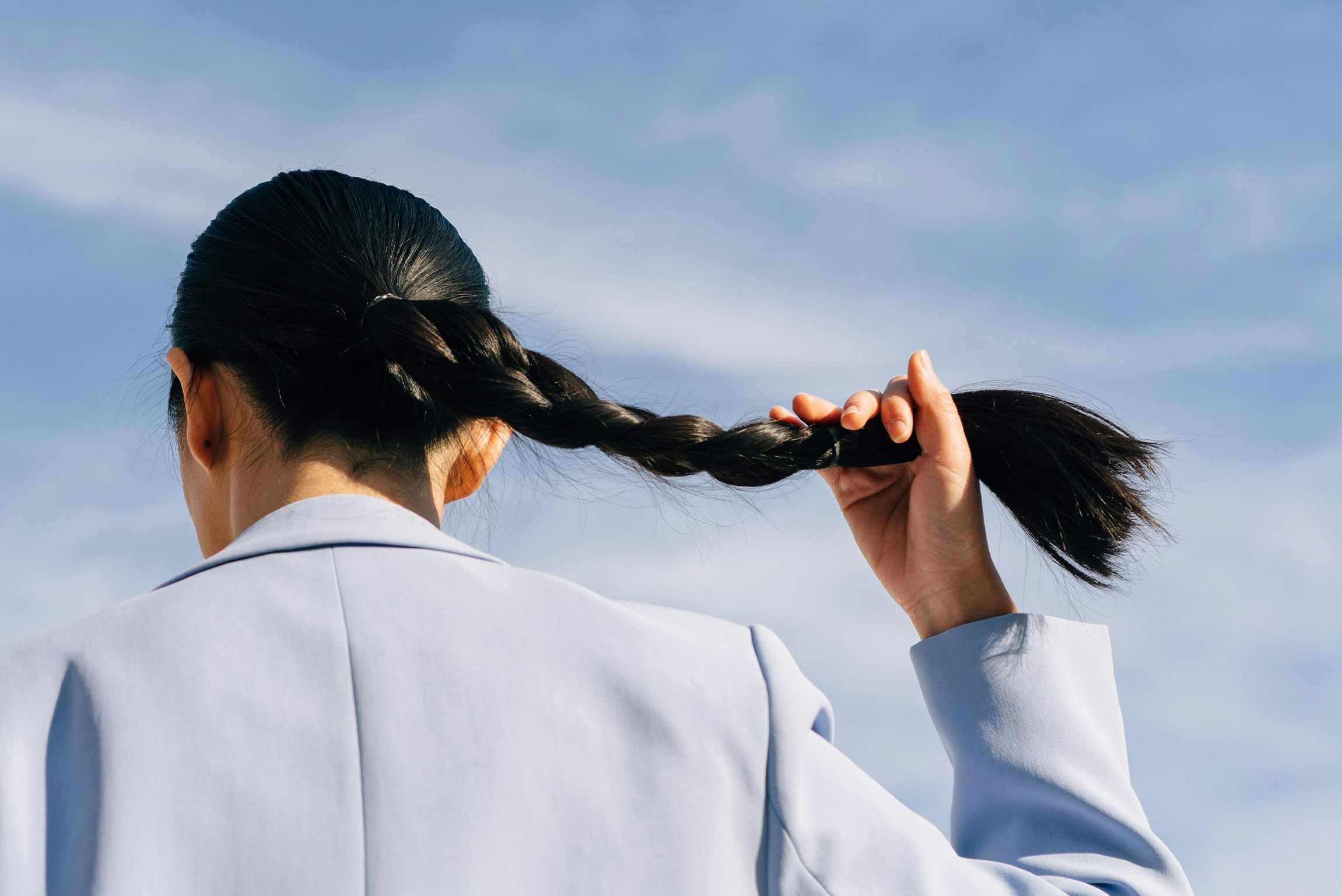 BLOG_5Tips_YoungerHair_Primary_Hero-Image_v1.jpg?auto=format,compress&rect=0,0,3420,1536&w=1140&h=512