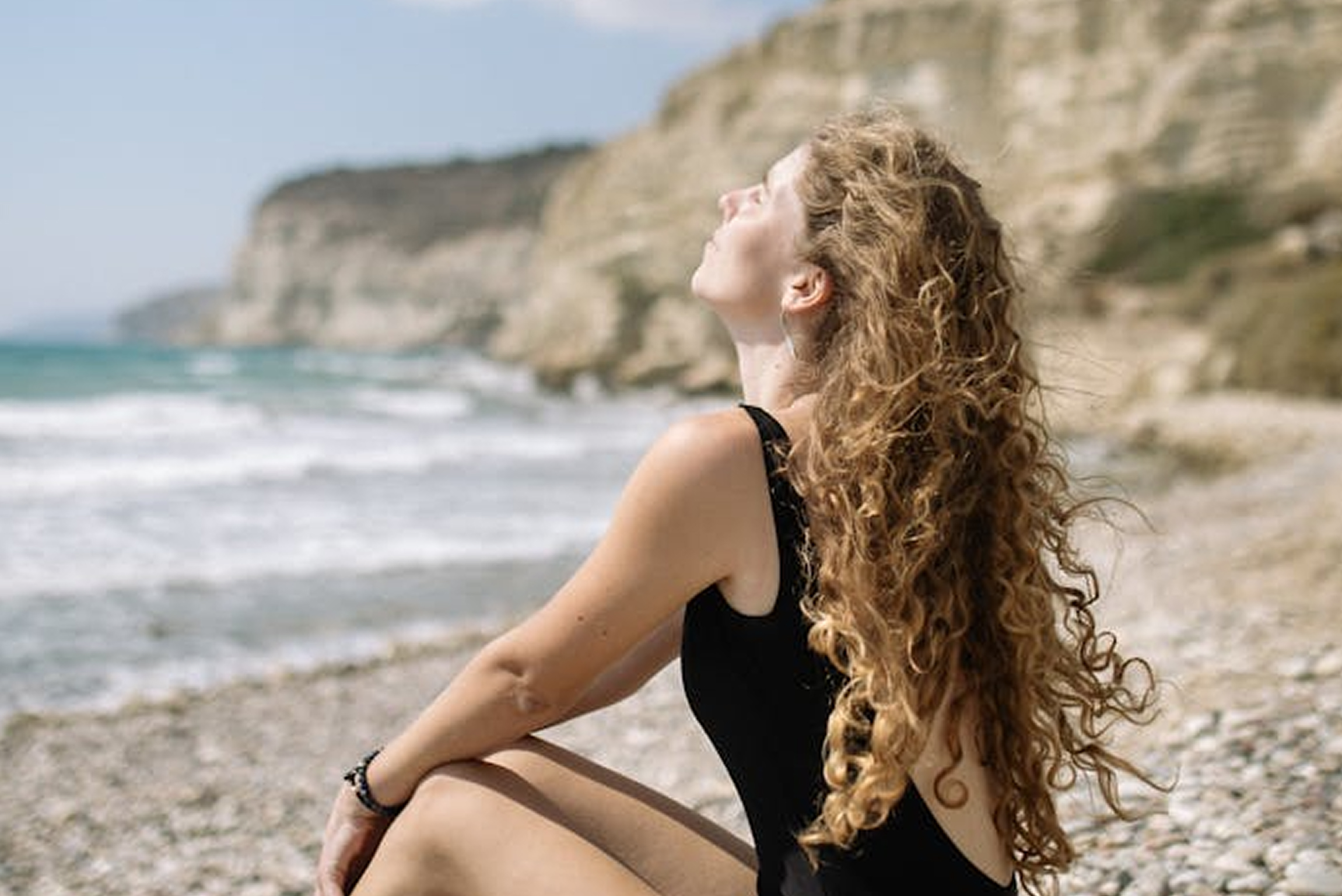 Why Your Winter Hair Care Routine Doesn’t Work in the Summer