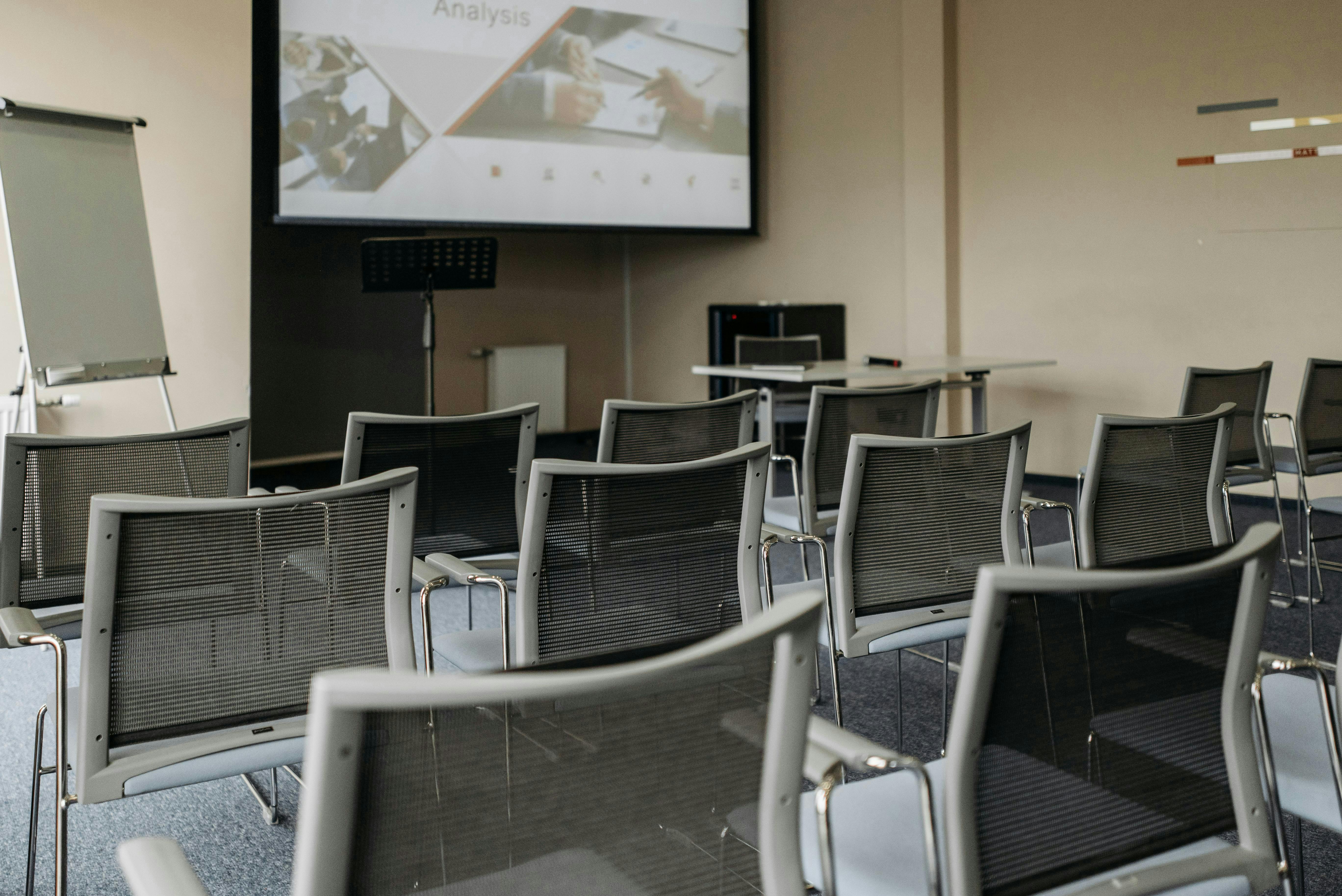 Réserver une salle de réunion avec un écran