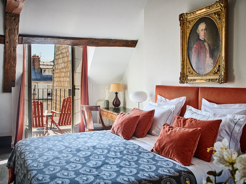 Orsay romantic hotel in paris centre