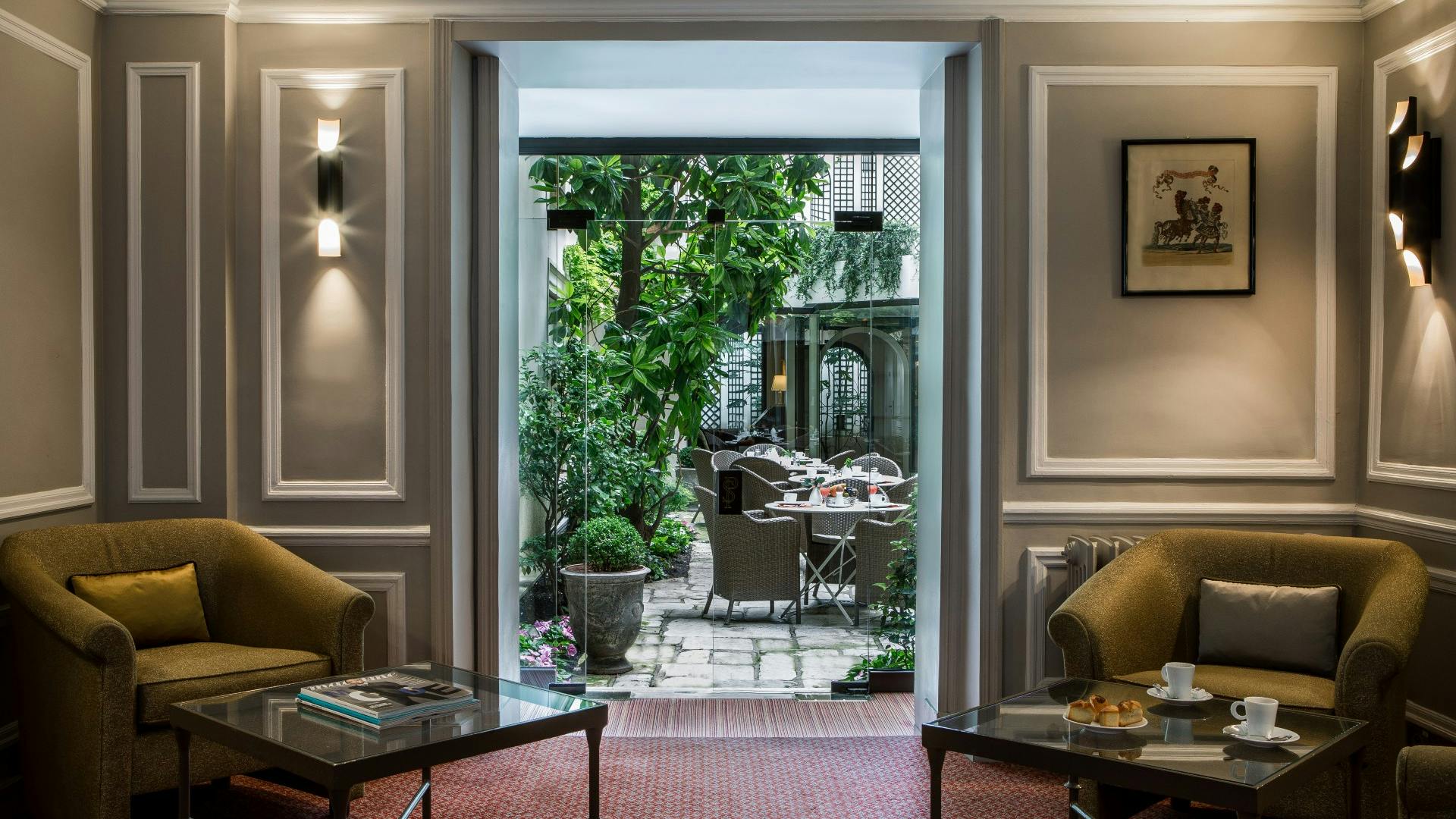 vue sur la patio Hôtel des Saints Pères