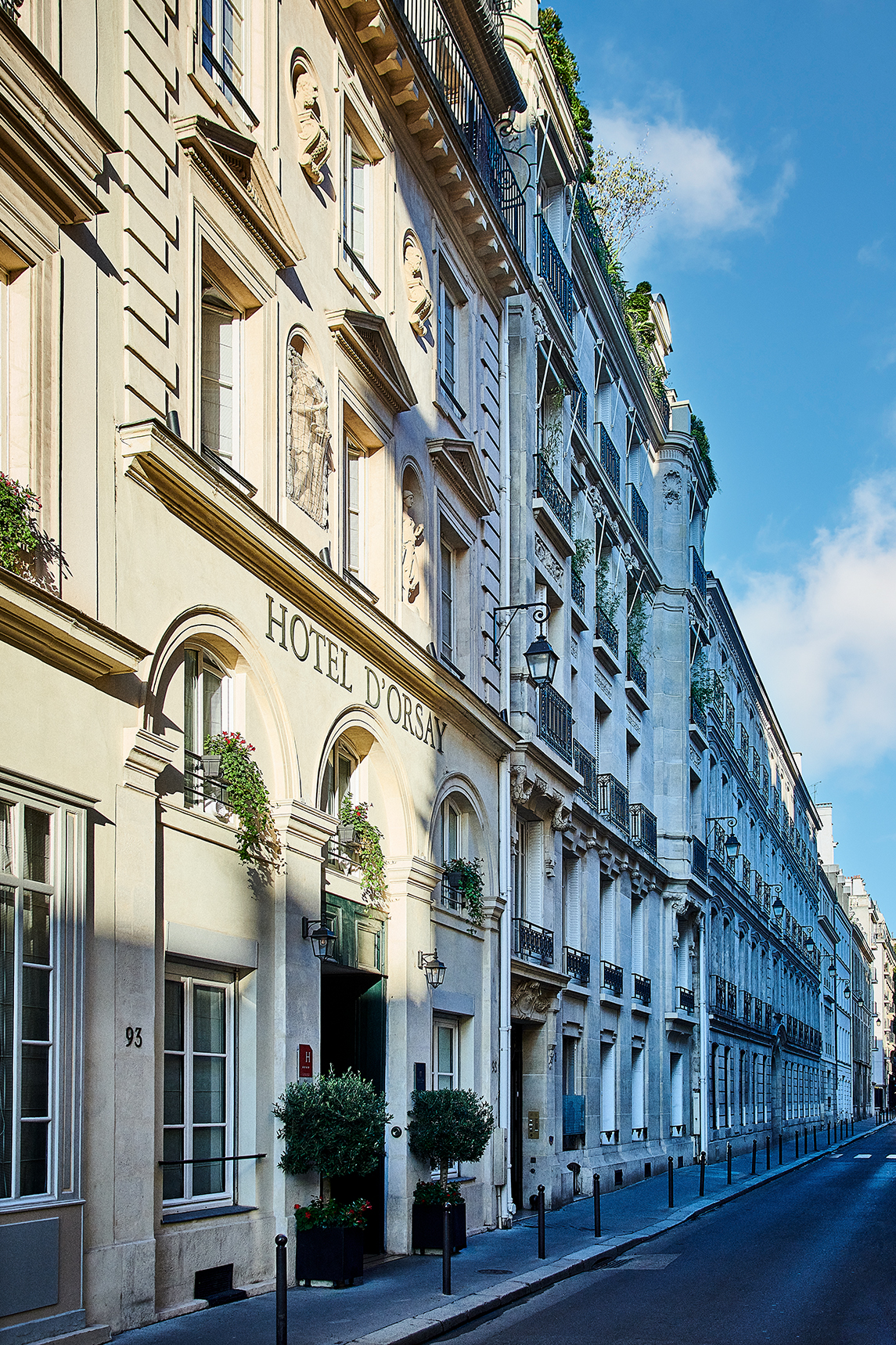 4 star hotel Avenue Montaigne Paris Best location