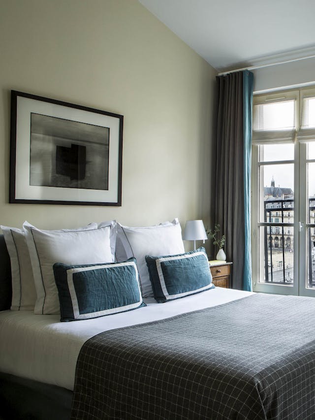 hotel 4 étoiles marais Place du Louvre