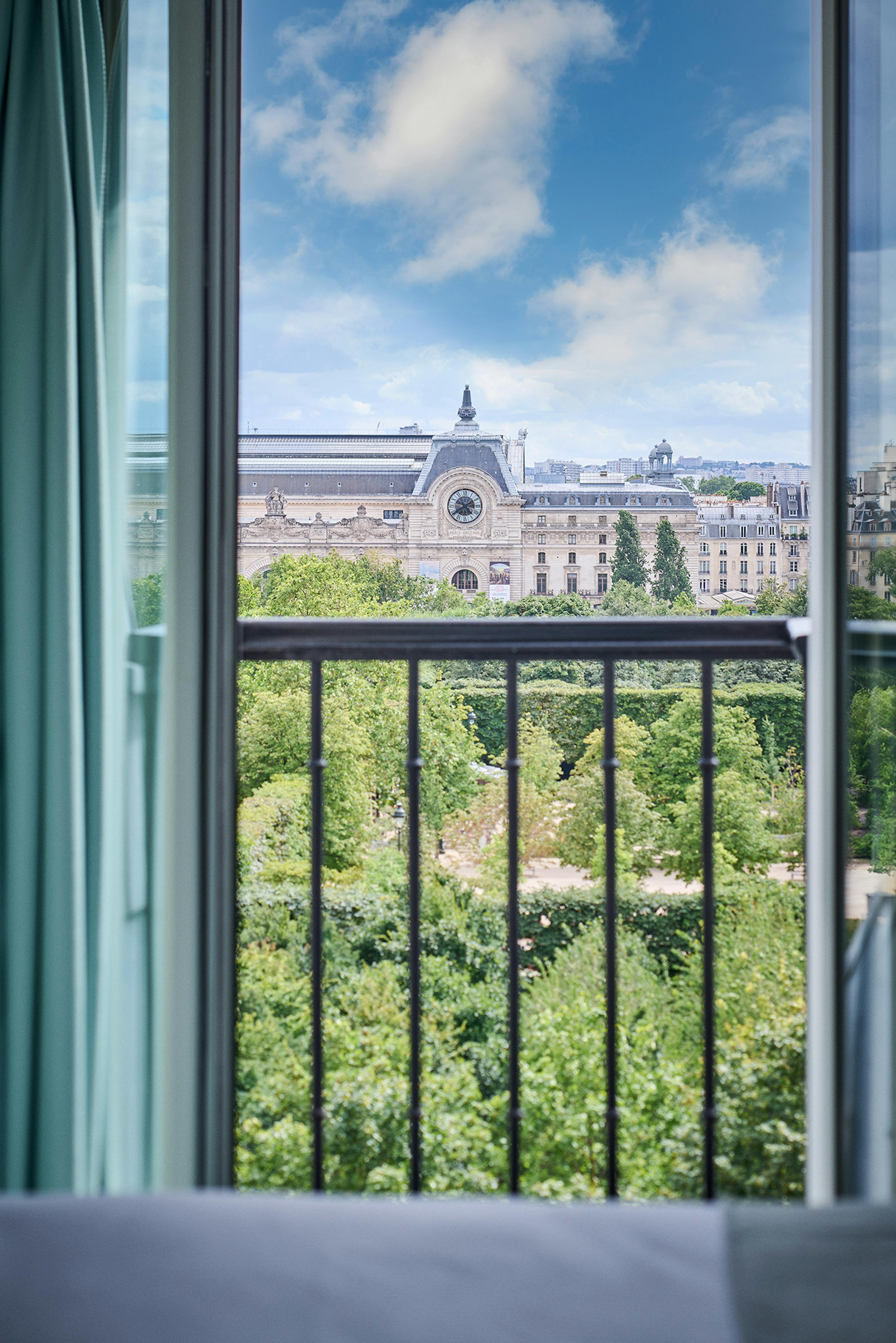 esprit de france, hotel de charme à Paris centre : vue balcon