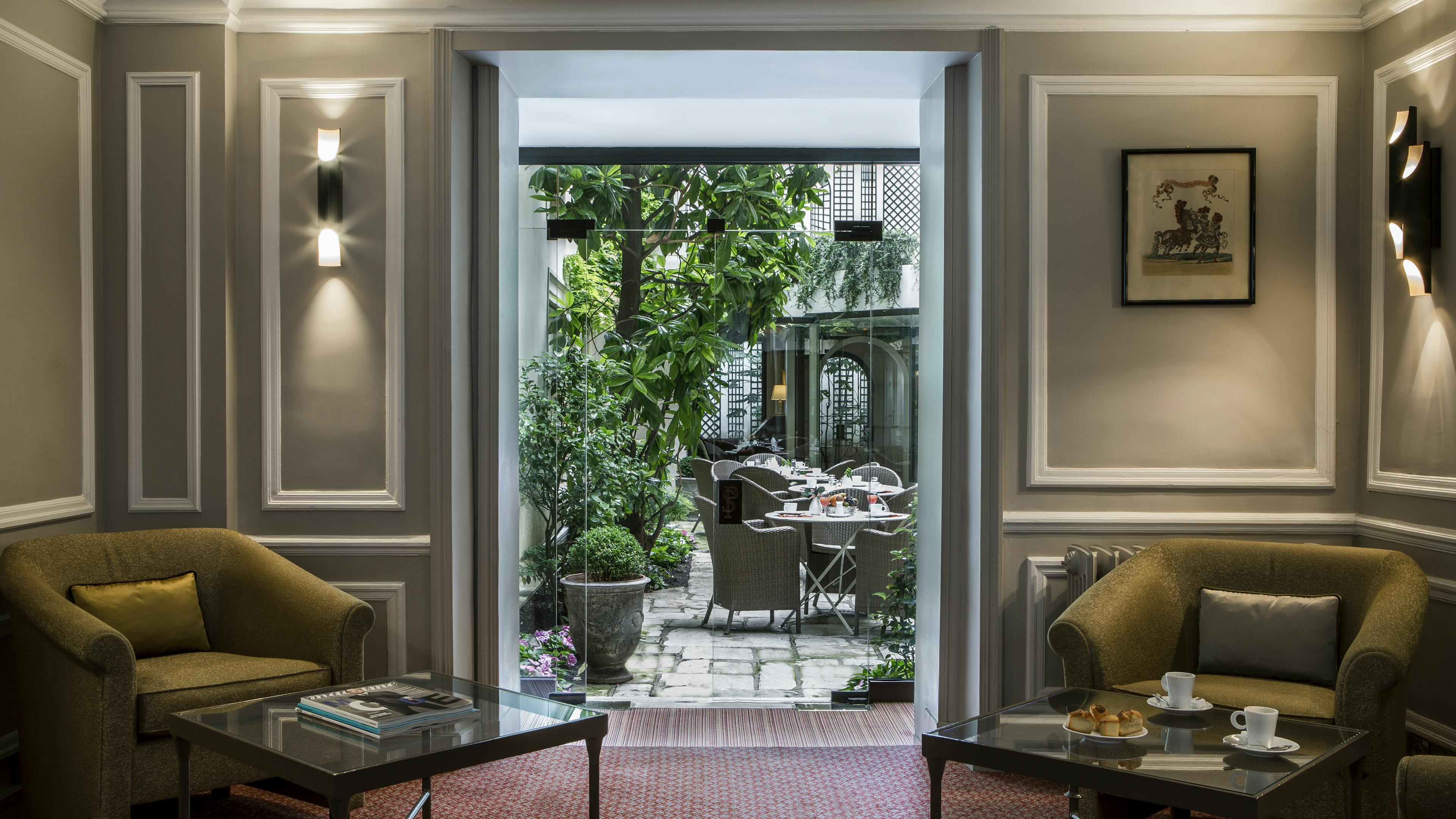 salon lounge Hotel insolite à Paris en Amoureux