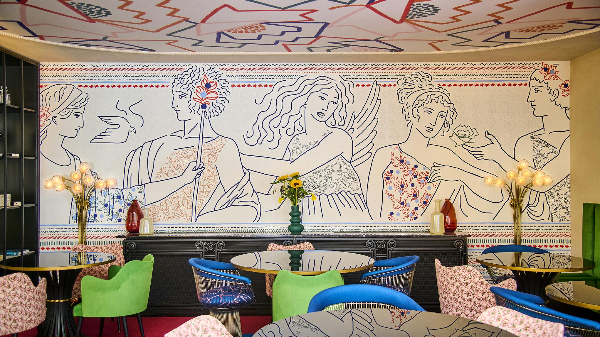 Rond Point Champs Elysees stay in paris centre hotel 4 star