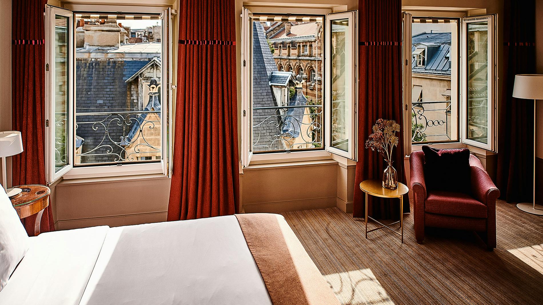 Parc Saint Severin stay in paris centre hotel 4 star