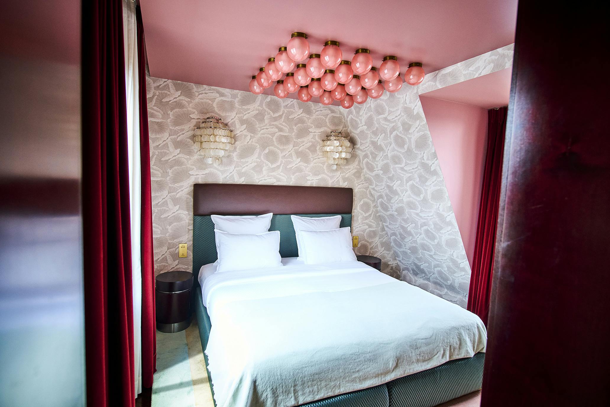 Hotel close to Arc de Triomphe in Paris