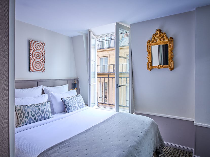 La Tamise romantic hotel in paris centre