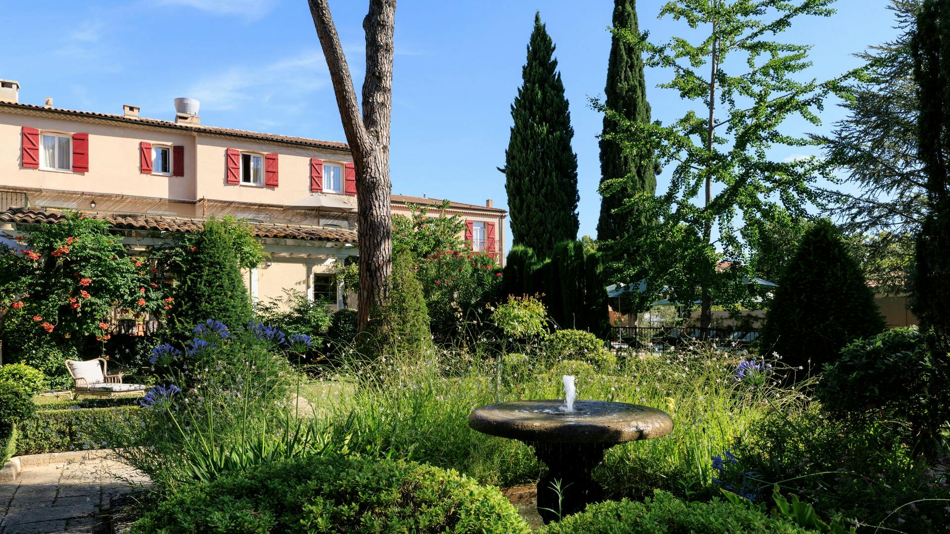garden hotel aix en provence swimming pool