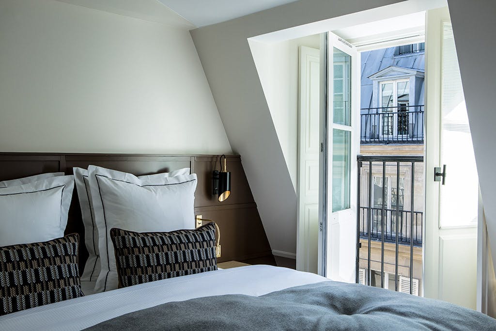 Hotel close to Arc de Triomphe in Paris