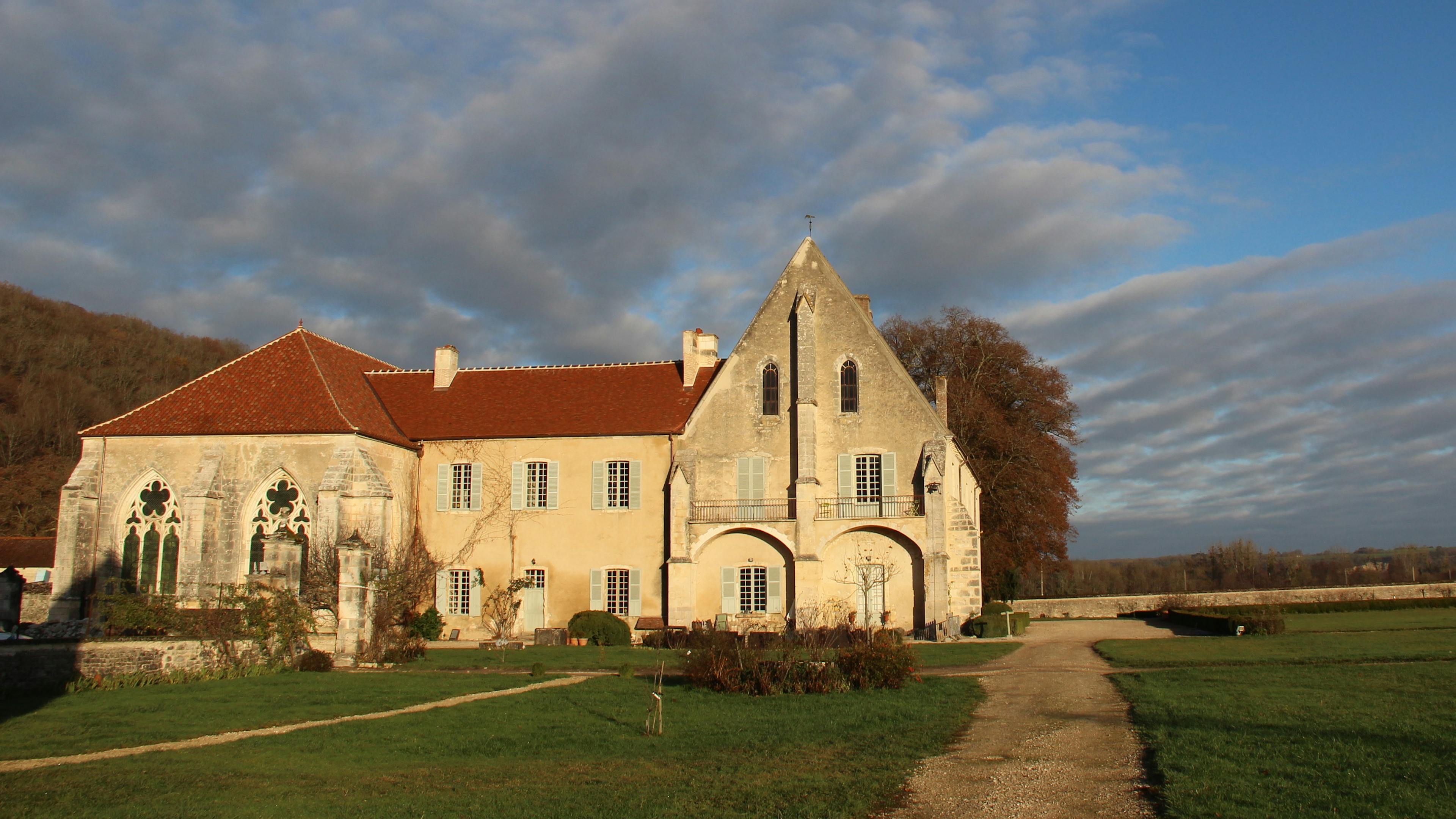 Abbaye de Reigny - boutique château-hotel - Burgundy