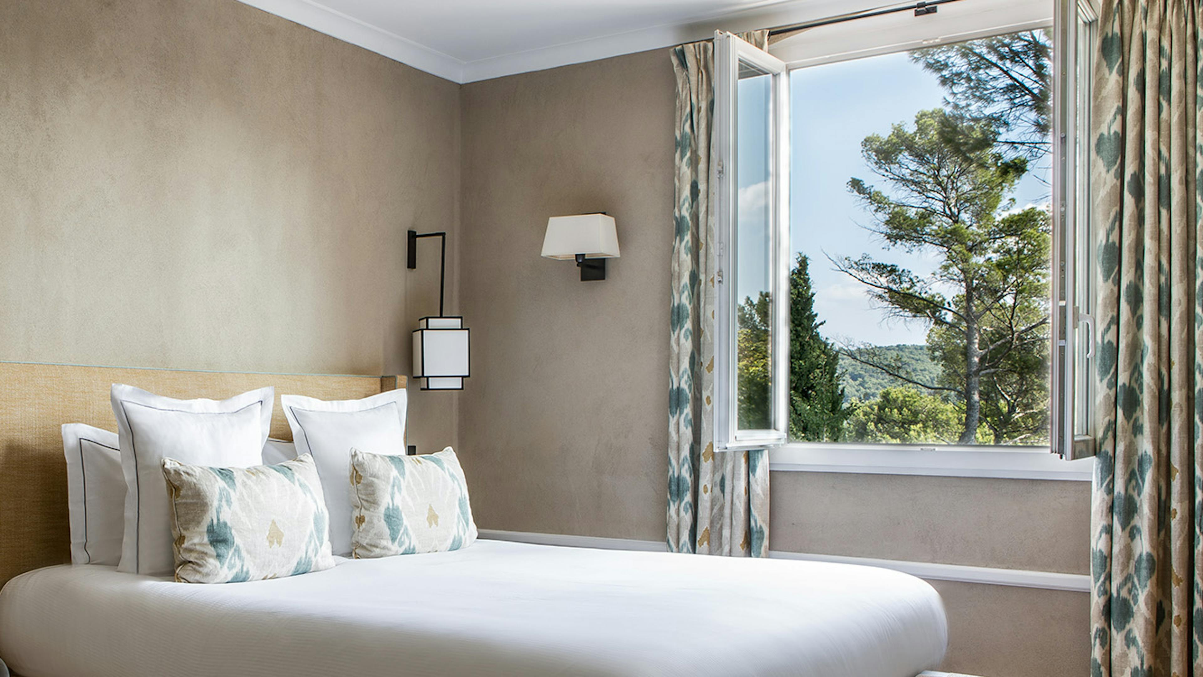 Superior Garden view room Hotel Le Pigonnet 5 stars Aix-en-Provence