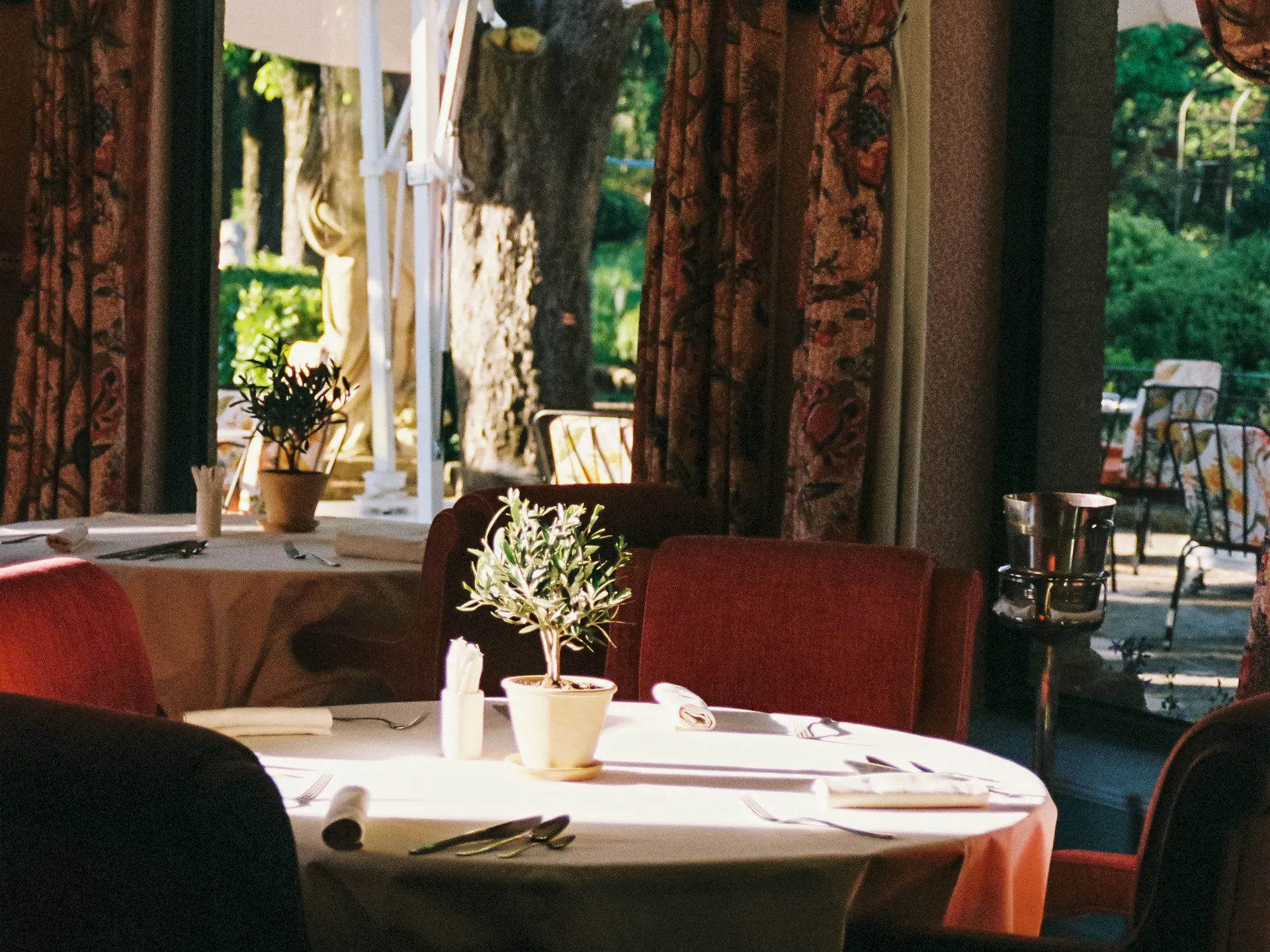Hôtel le Pigonnet - The Tables