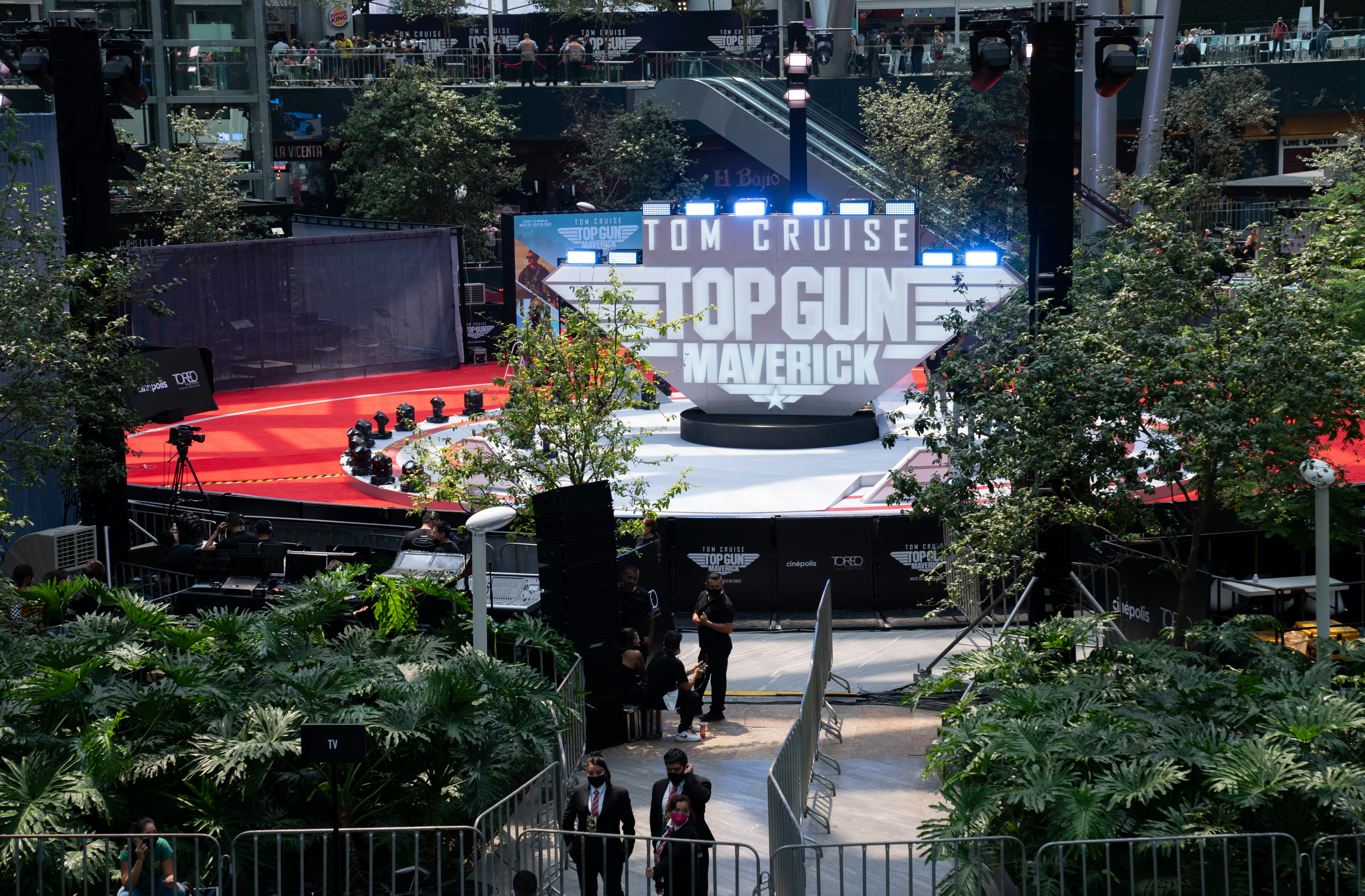 Montés - Paramount Pictures Top Gun Premier 